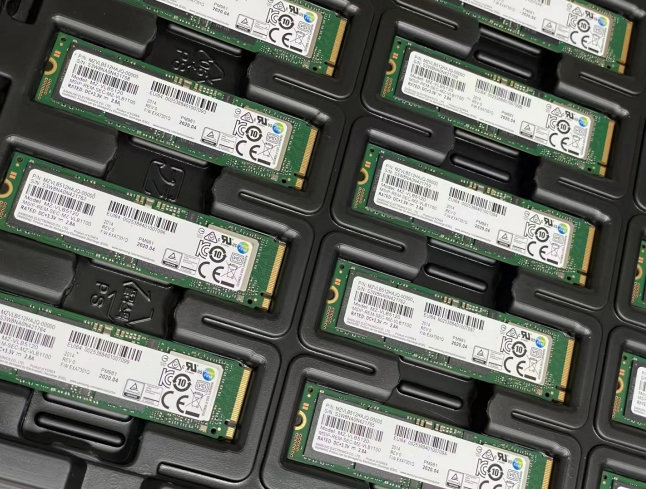 PM981 512G M.2 NVMe三星臺(tái)式機(jī)筆記本固態(tài)硬盤(pán)